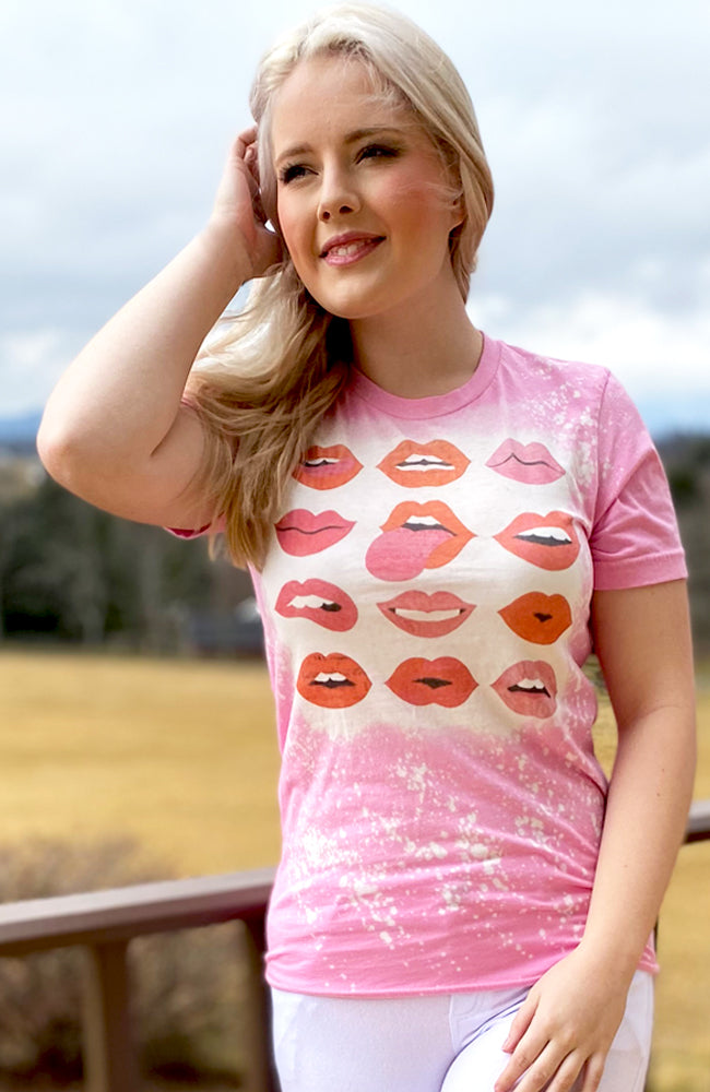 *FINAL SALE* Lip Poetry Tee